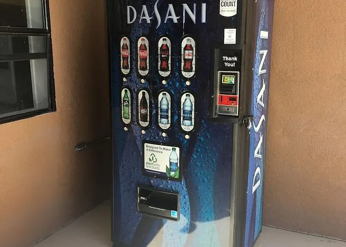 Days By Wyndham Airport - Hotel 2*