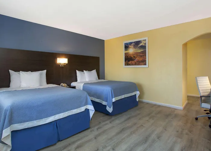 Days By Wyndham Airport - Phoenix