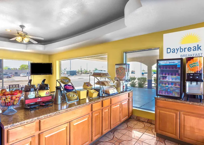 Hotel Days By Wyndham Airport - 2*