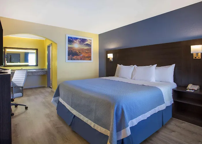 Days By Wyndham Airport -