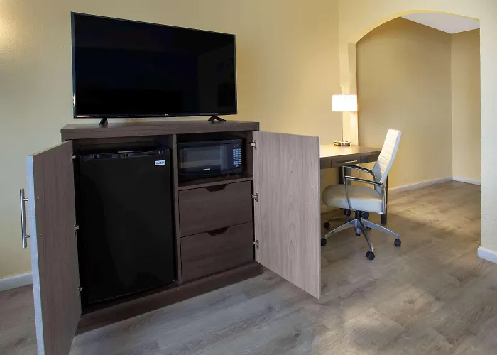 Hotel Days By Wyndham Airport -