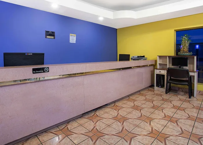 Hotel Days By Wyndham Airport - 2*