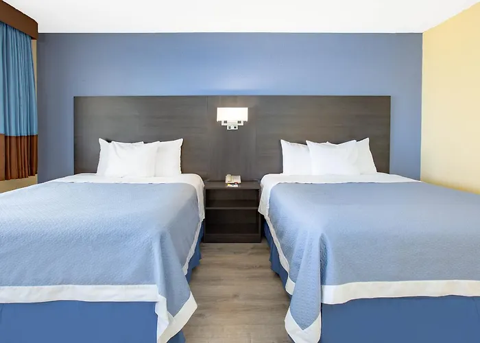 Days By Wyndham Airport - 2* Phoenix